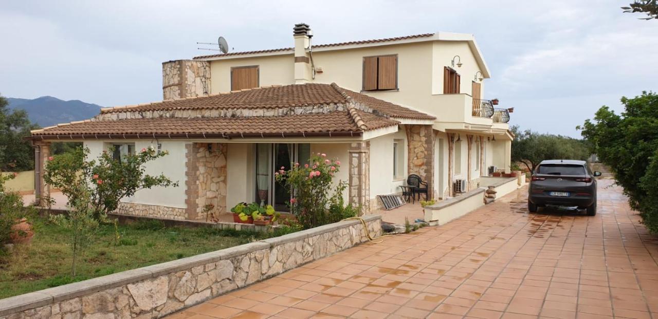 Villa Renzo e Lucia Sant Isidoro  Esterno foto