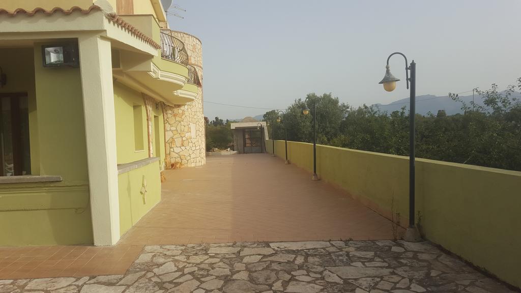 Villa Renzo e Lucia Sant Isidoro  Esterno foto