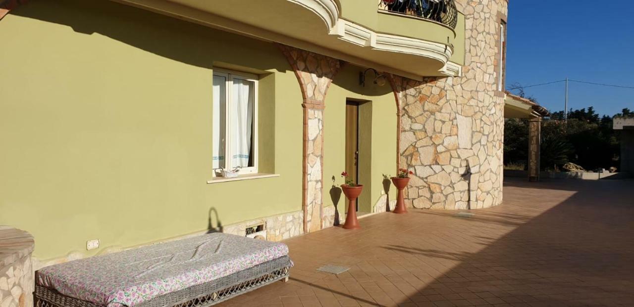 Villa Renzo e Lucia Sant Isidoro  Esterno foto